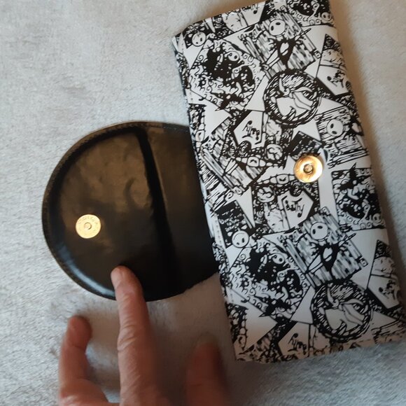 Nightmare Before Christmas Wallet - New - Picture 4 of 12